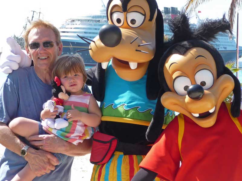 Cyan, Dad, Goofy and friend